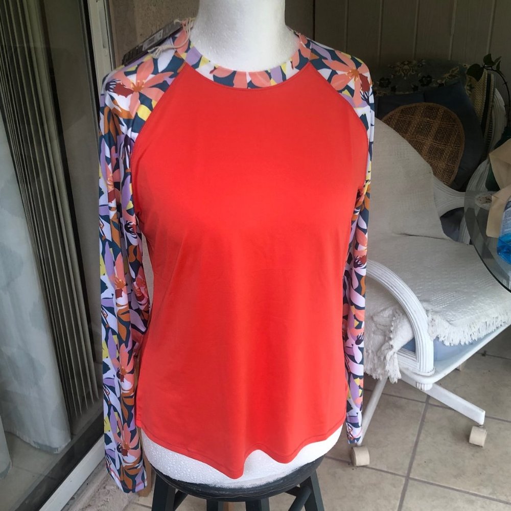 The American Outdoors women activewear long sleeve top